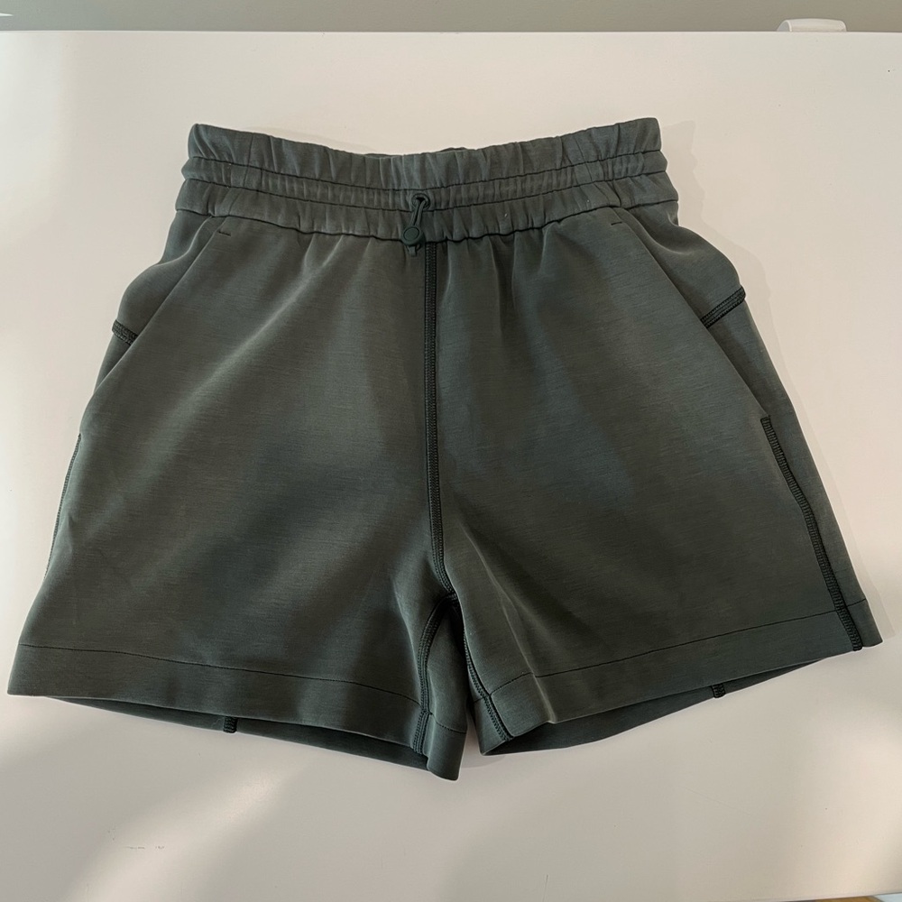 Lululemon Softstreme shorts size 0 4” inseam
